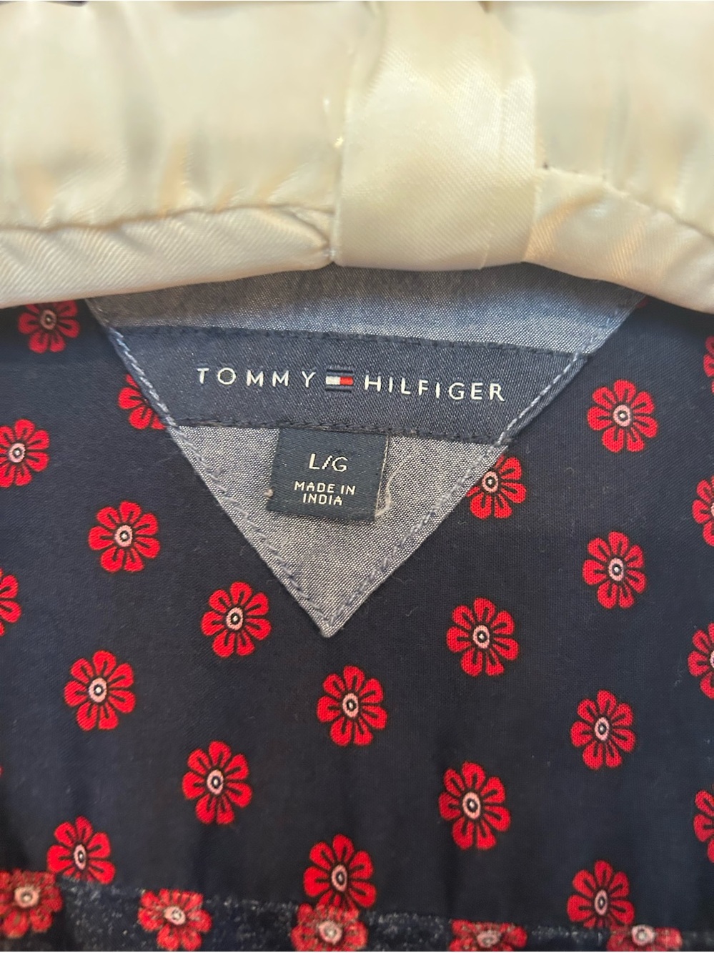 Tommy Hilfiger button down - Picture 2 of 12